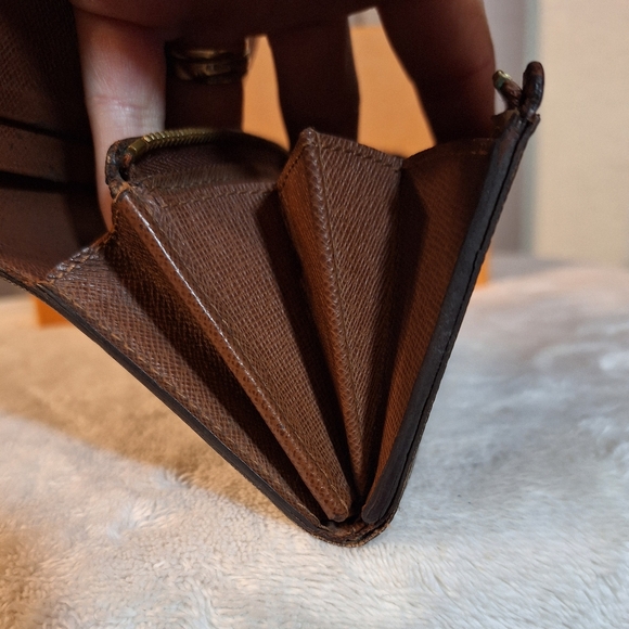 Louis Vuitton Porte Monnaie Tresor Wallet - Picture 5 of 17